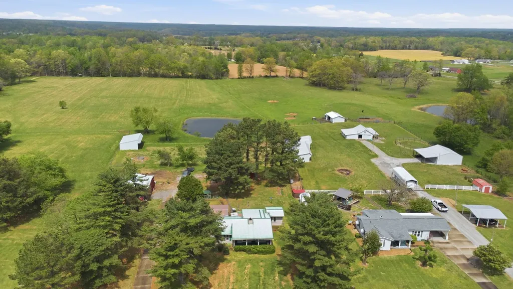 2495 Highway 52, E Portland TN 37148