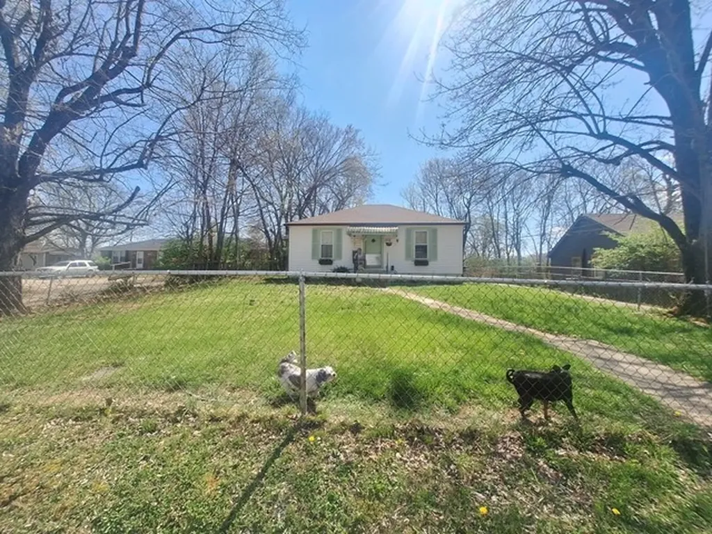 1252 Daniel Street Clarksville TN 37040