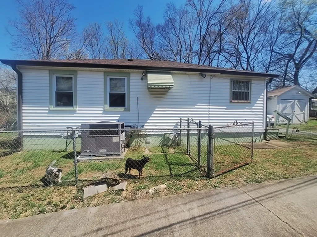 1252 Daniel Street Clarksville TN 37040