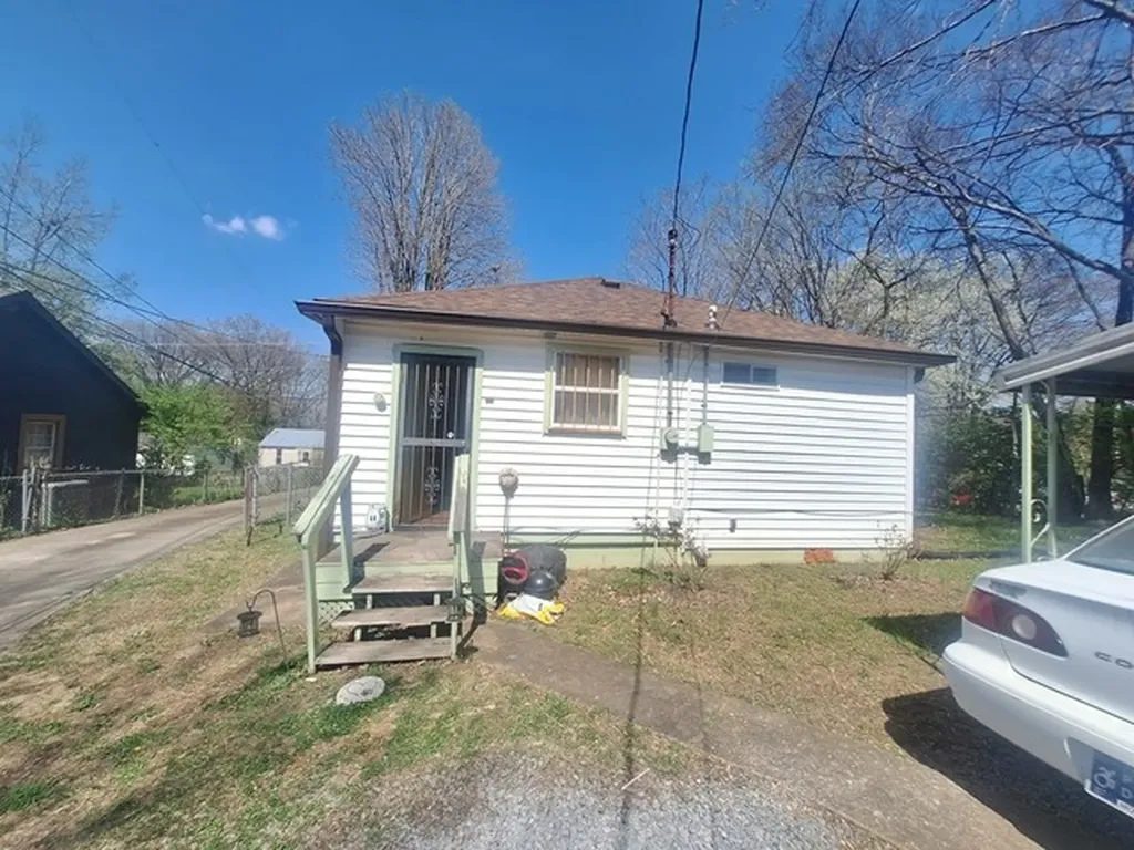 1252 Daniel Street Clarksville TN 37040