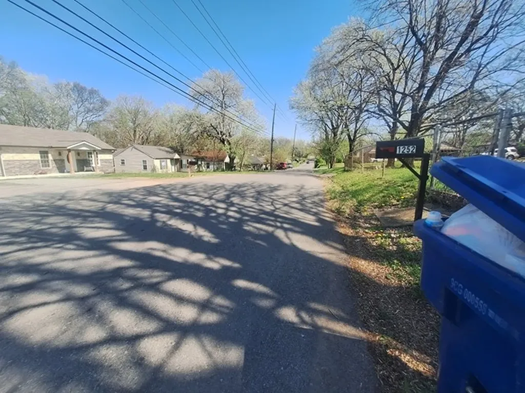 1252 Daniel Street Clarksville TN 37040