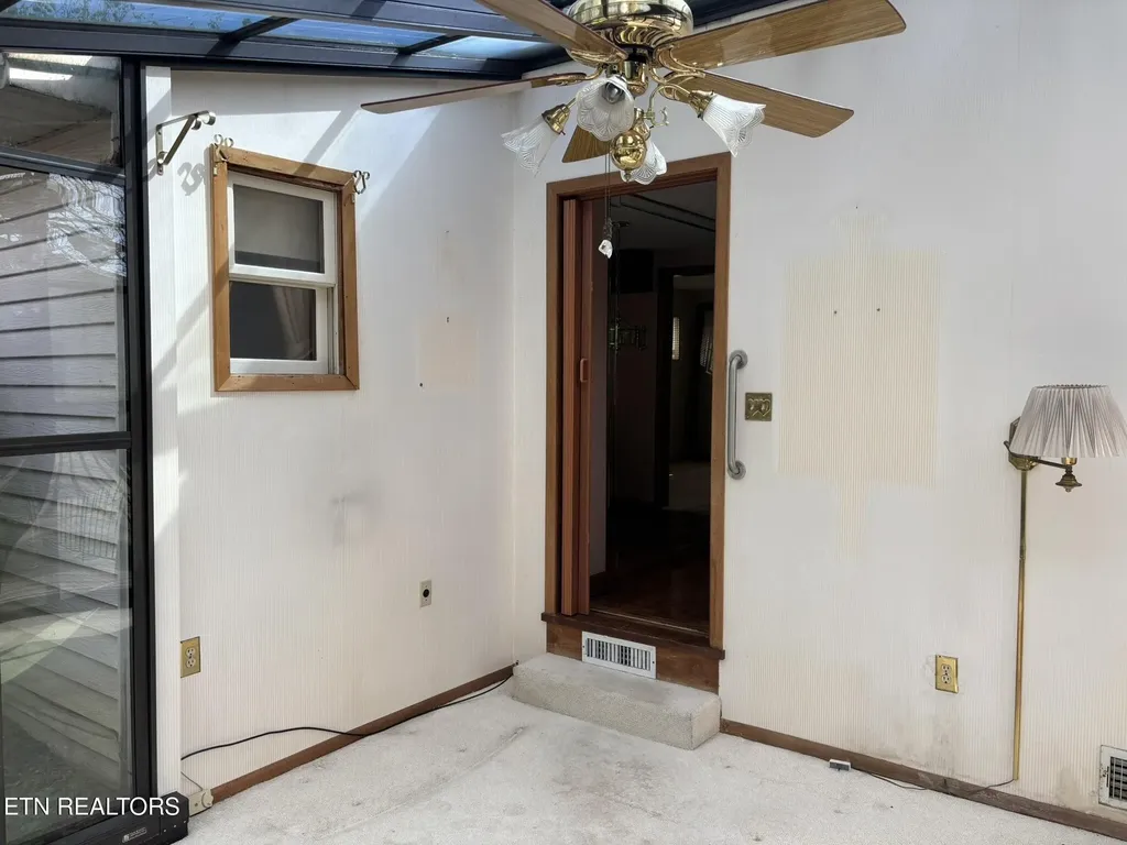 6117 Thorn Grove Pike Knoxville TN 37914
