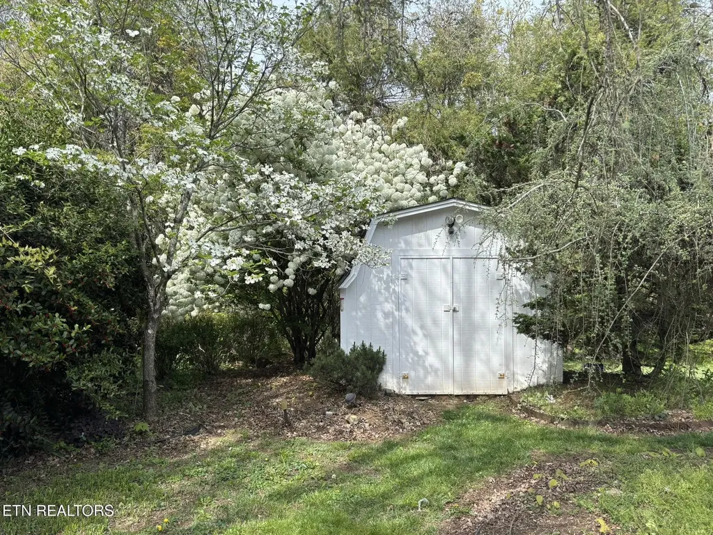 6117 Thorn Grove Pike Knoxville TN 37914
