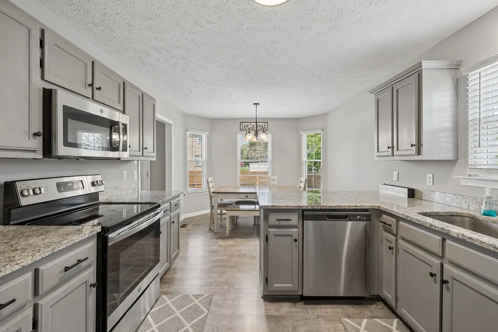1928 Pennington Drive Murfreesboro TN 37129