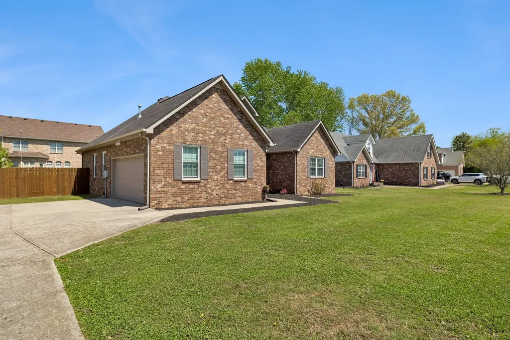 1928 Pennington Drive Murfreesboro TN 37129