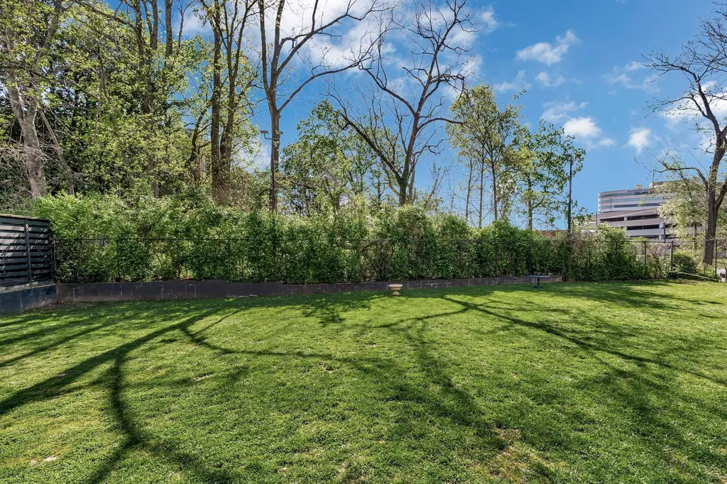4215 Harding Pike Nashville TN 37205