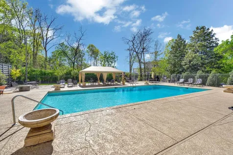 4215 Harding Pike Nashville TN 37205