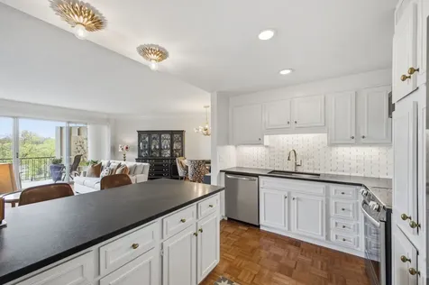 4215 Harding Pike Nashville TN 37205