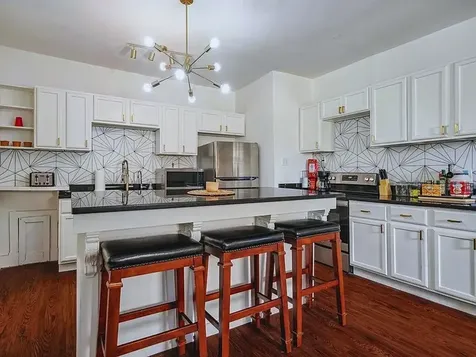 816 Charles Place Memphis TN 38112