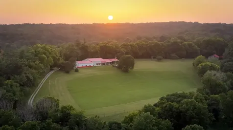 5123 Steam Mill Hollow Road Williamsport TN 38487