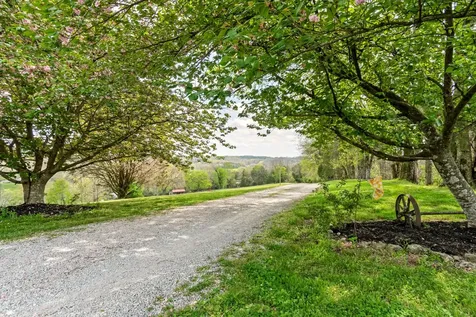 5123 Steam Mill Hollow Road Williamsport TN 38487