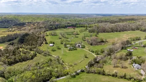 5123 Steam Mill Hollow Road Williamsport TN 38487
