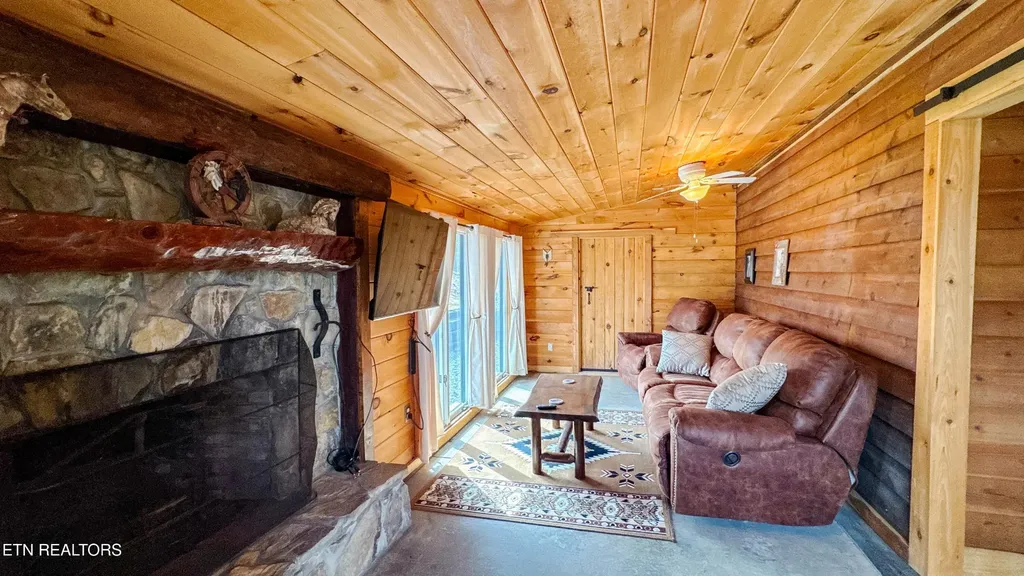 336 John J Smith Road Oneida TN 37841