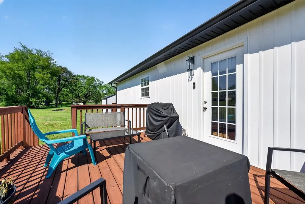8664 Old Kentucky Road Sparta TN 38583