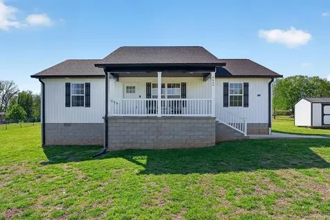 8664 Old Kentucky Road Sparta TN 38583