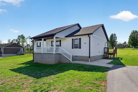 8664 Old Kentucky Road Sparta TN 38583