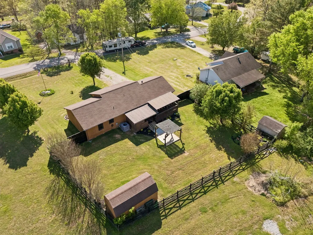 2318 Huckaby Road Columbia TN 38401