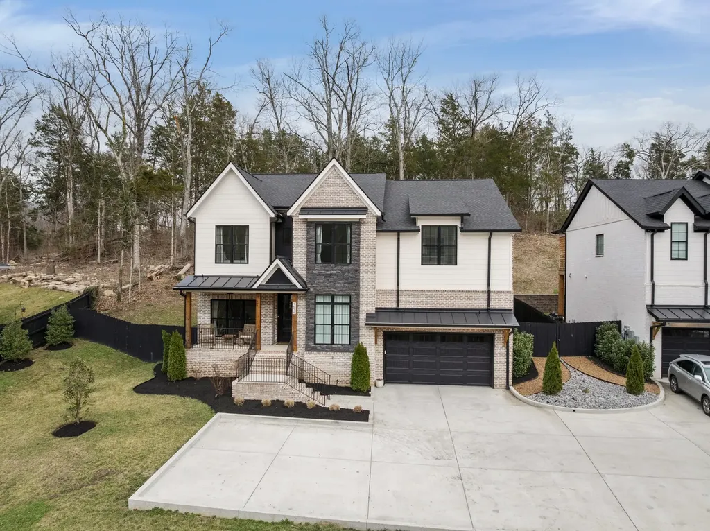 7674 Sawyer Brown Road Nashville TN 37221