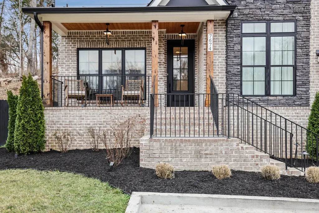 7674 Sawyer Brown Road Nashville TN 37221
