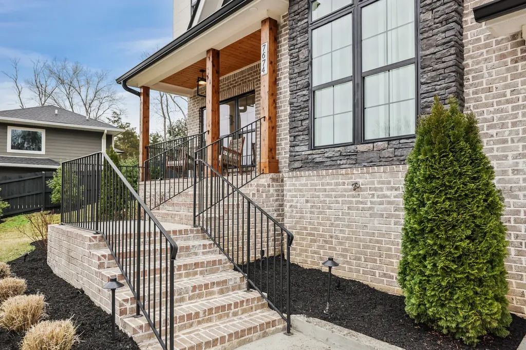 7674 Sawyer Brown Road Nashville TN 37221