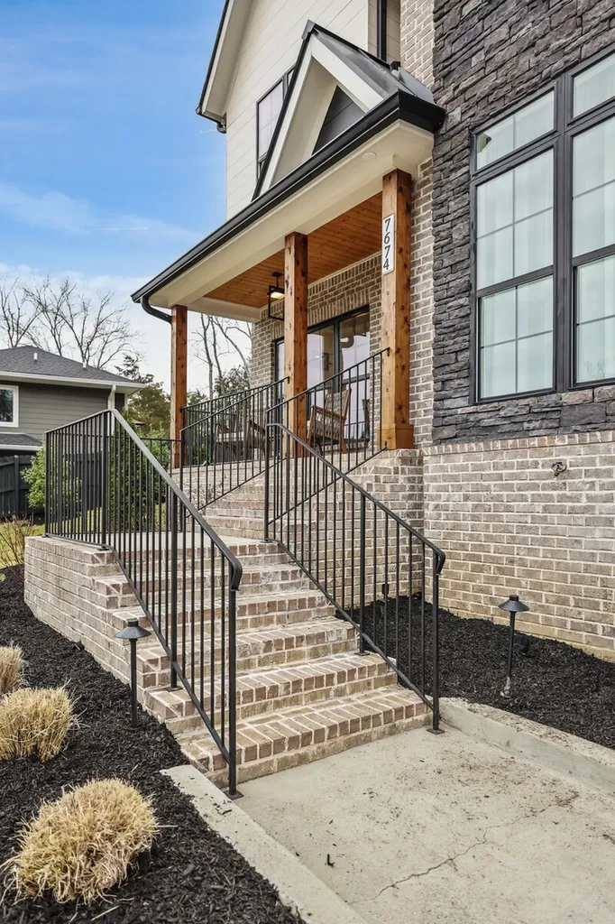7674 Sawyer Brown Road Nashville TN 37221
