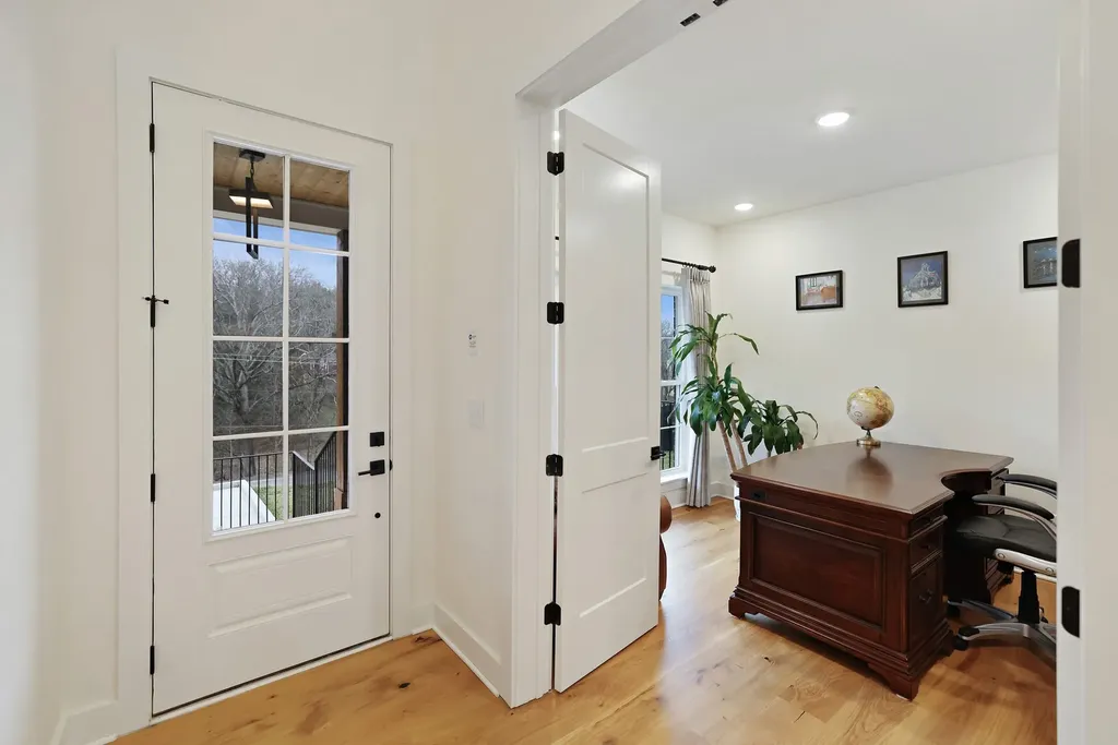 7674 Sawyer Brown Road Nashville TN 37221