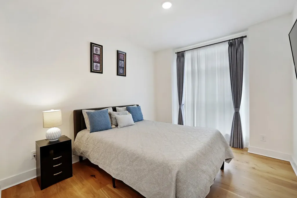 7674 Sawyer Brown Road Nashville TN 37221