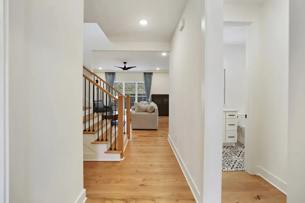 7674 Sawyer Brown Road Nashville TN 37221