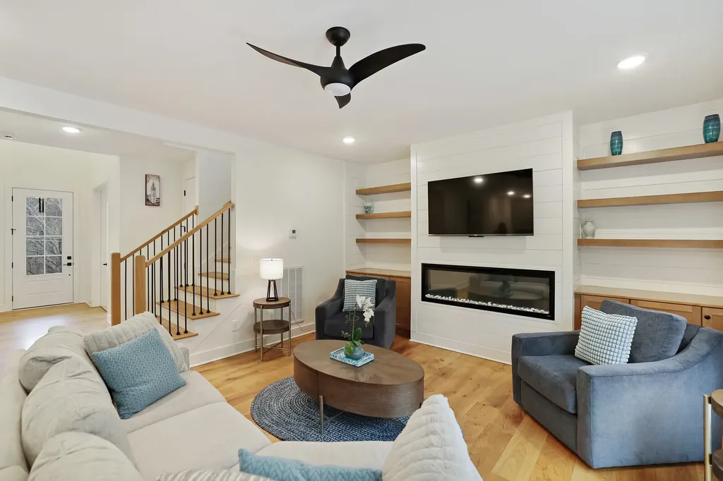 7674 Sawyer Brown Road Nashville TN 37221