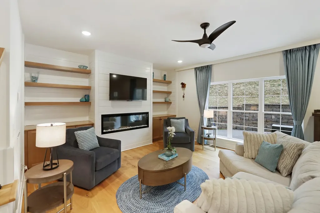 7674 Sawyer Brown Road Nashville TN 37221