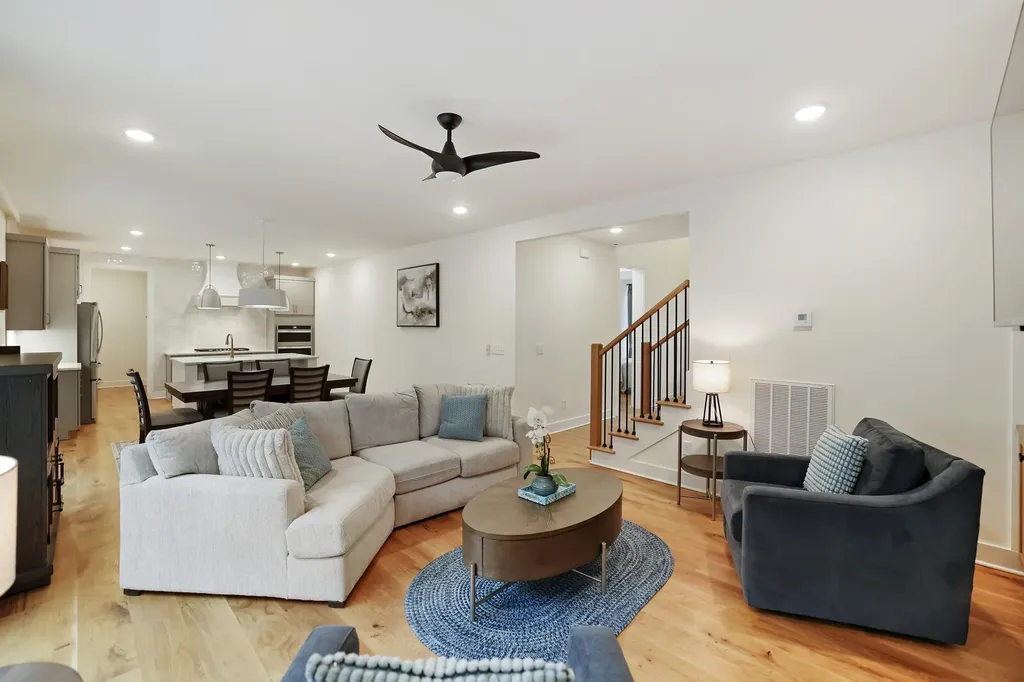 7674 Sawyer Brown Road Nashville TN 37221