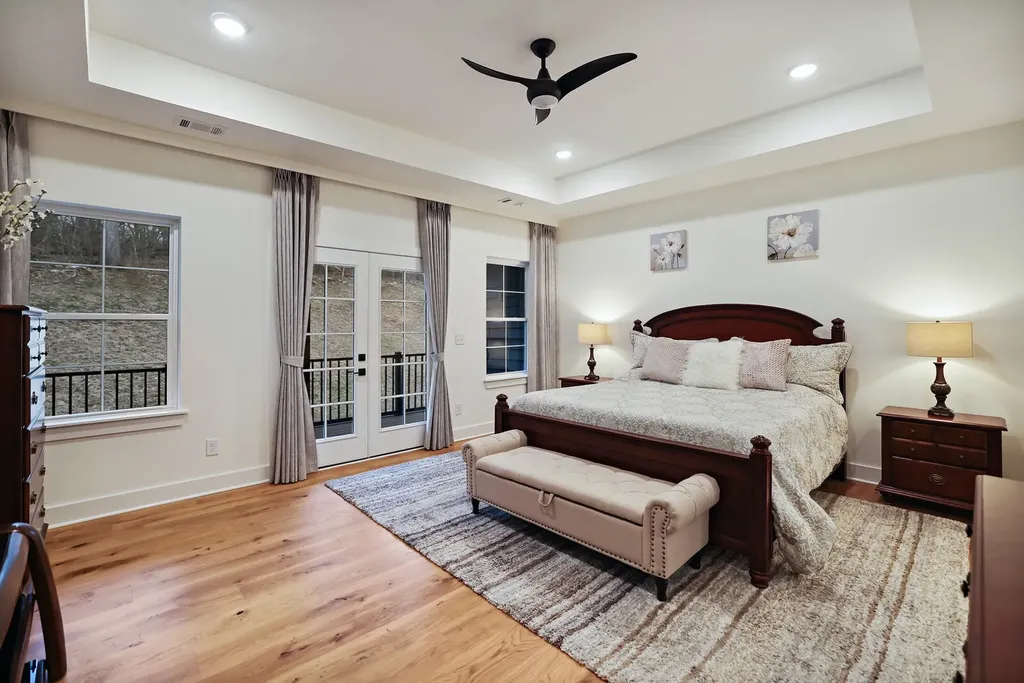 7674 Sawyer Brown Road Nashville TN 37221