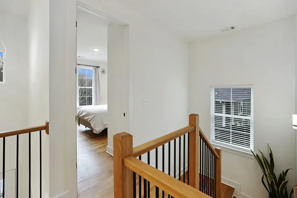 7674 Sawyer Brown Road Nashville TN 37221