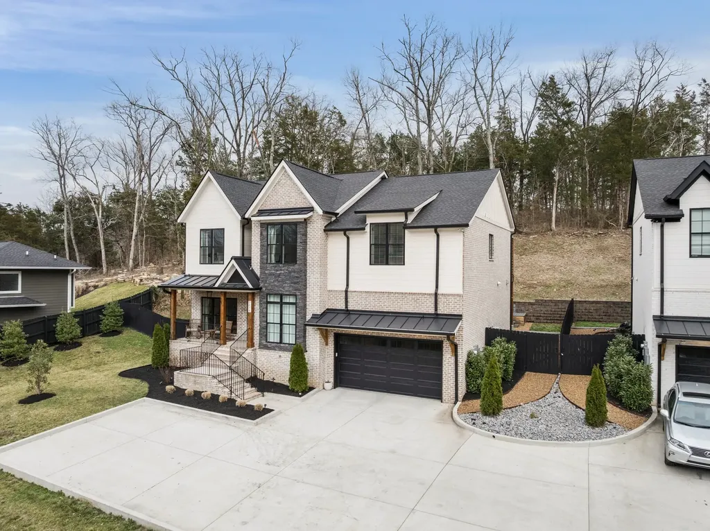 7674 Sawyer Brown Road Nashville TN 37221