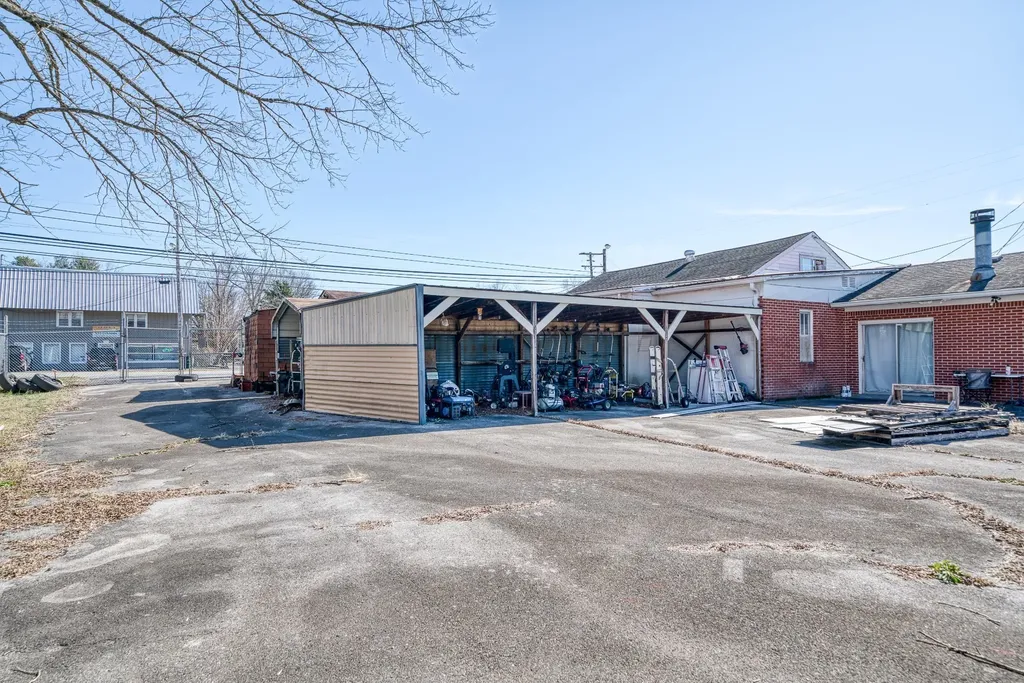 249 N Spring Street Sparta TN 38583