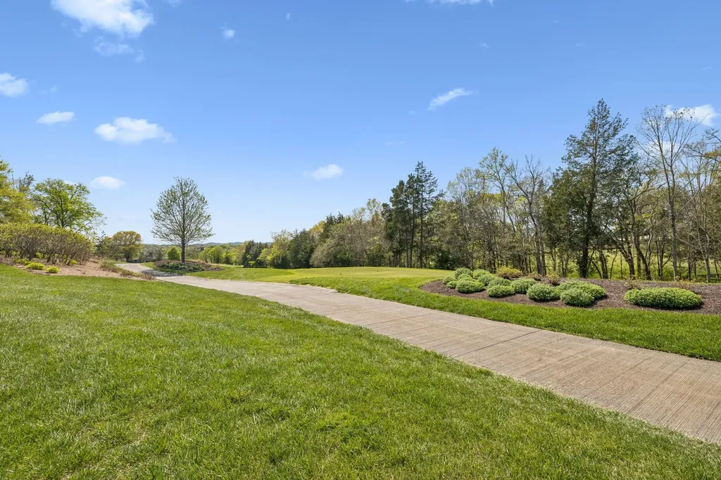 7066 Lanceleaf Drive College Grove TN 37046