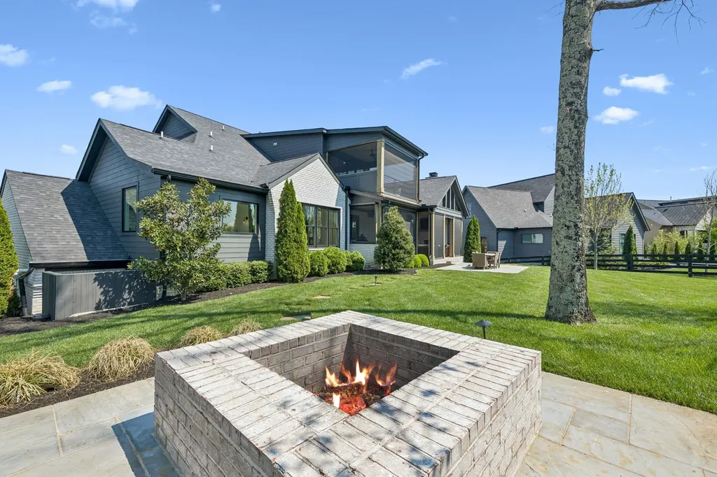 7066 Lanceleaf Drive College Grove TN 37046