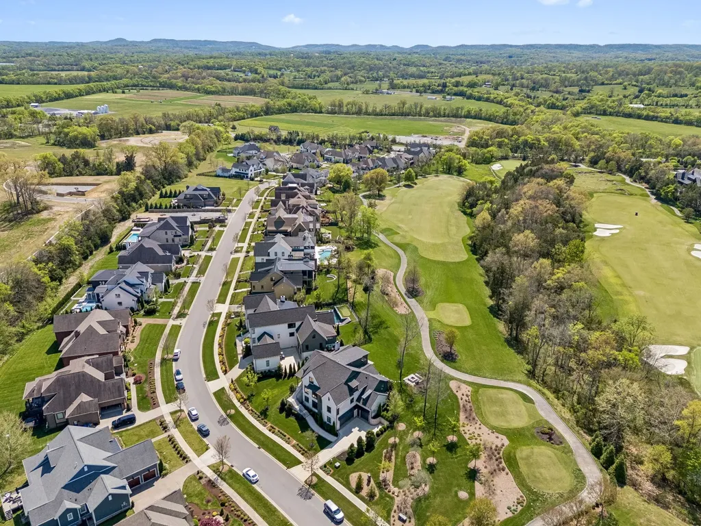7066 Lanceleaf Drive College Grove TN 37046