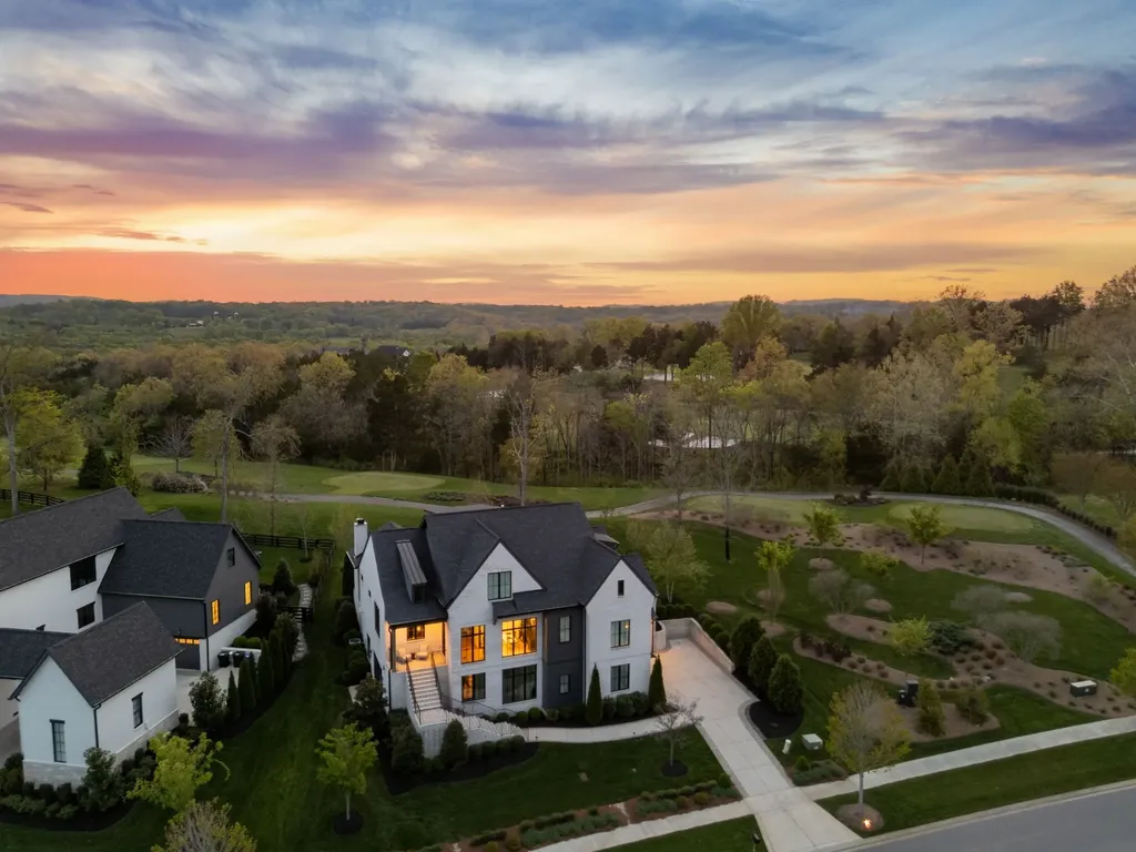 7066 Lanceleaf Drive College Grove TN 37046