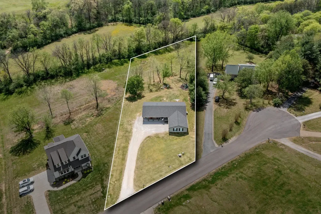 1235 Hartsfield Drive Columbia TN 38401