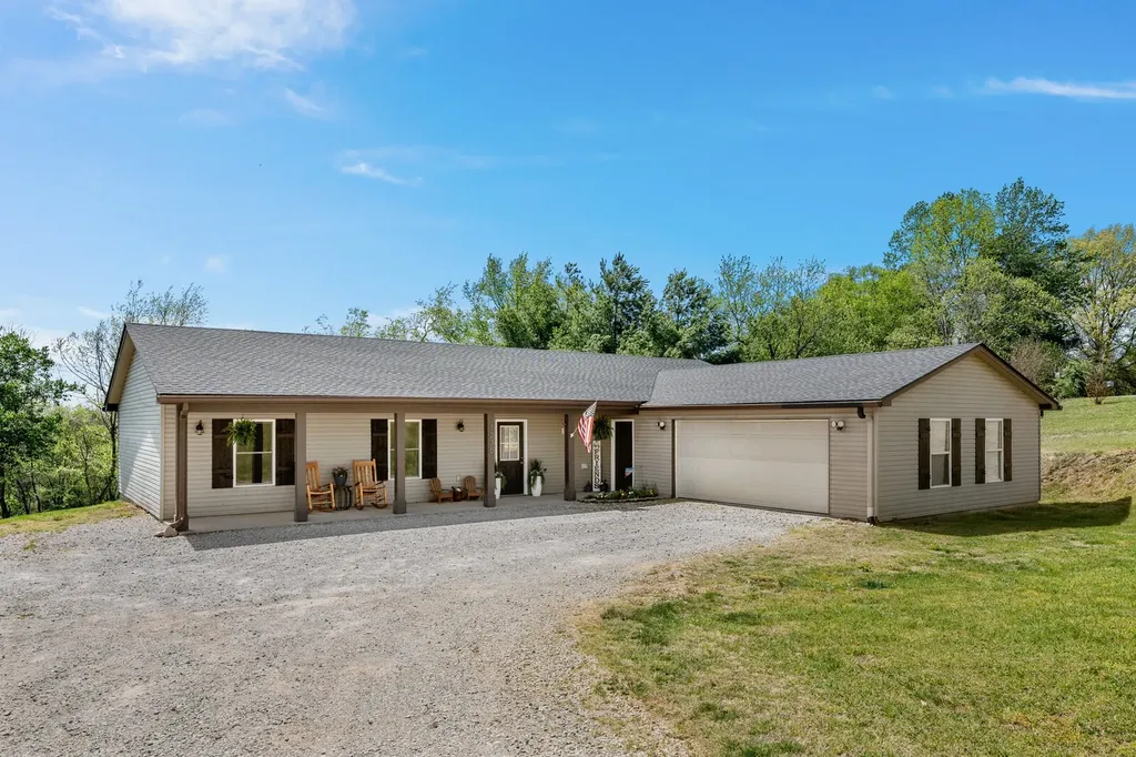 1235 Hartsfield Drive Columbia TN 38401