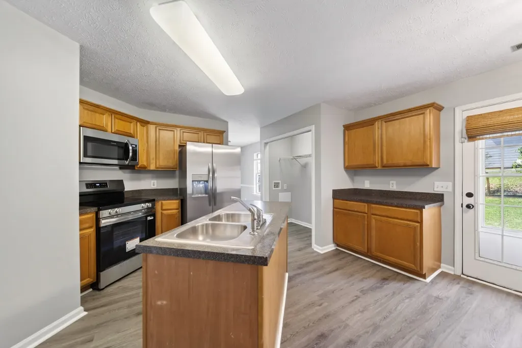 998 Tom Hailey Boulevard La Vergne TN 37086