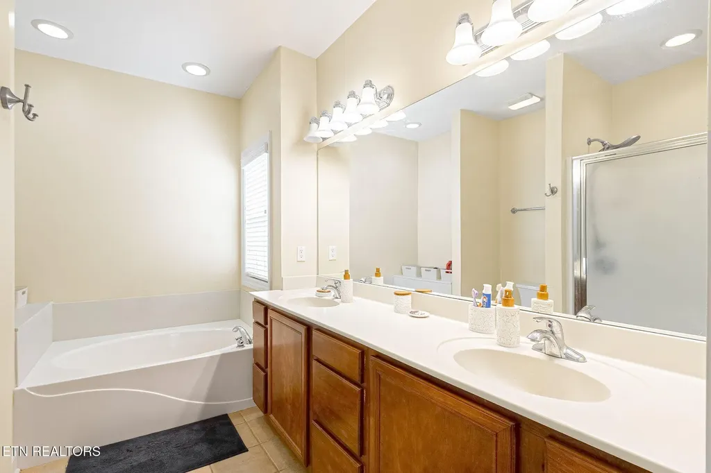 117 Fallberry Street Oak Ridge TN 37830