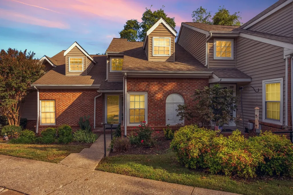 5236 Village Way Nashville TN 37211