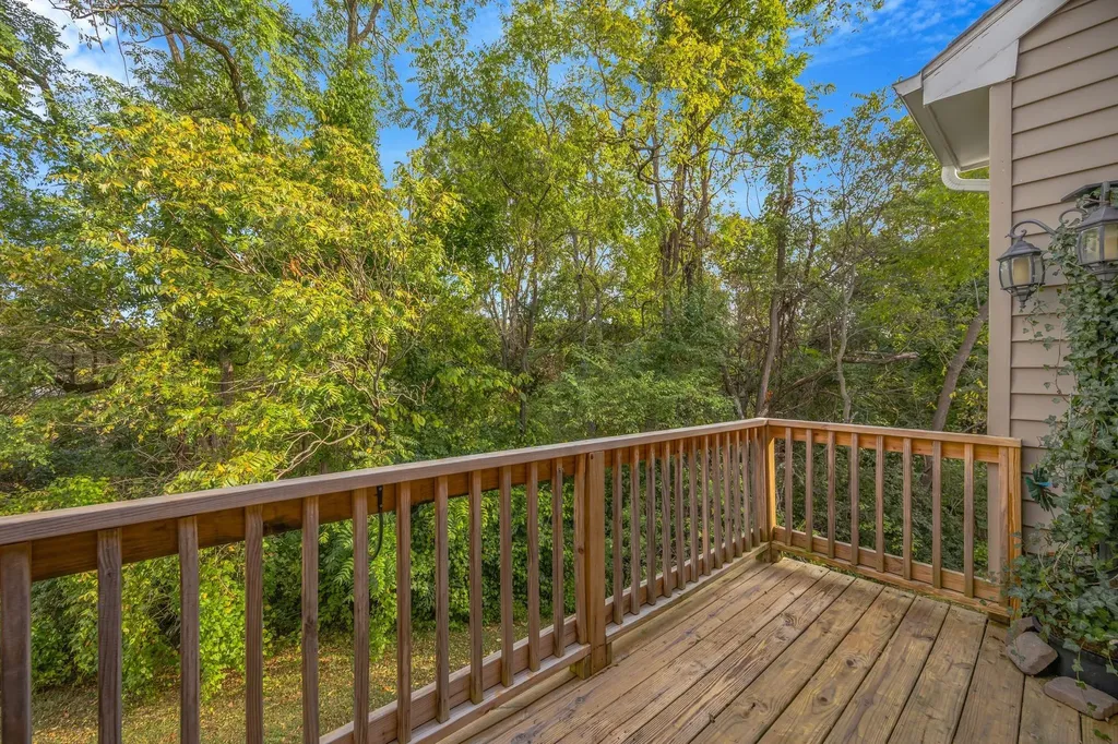 5236 Village Way Nashville TN 37211