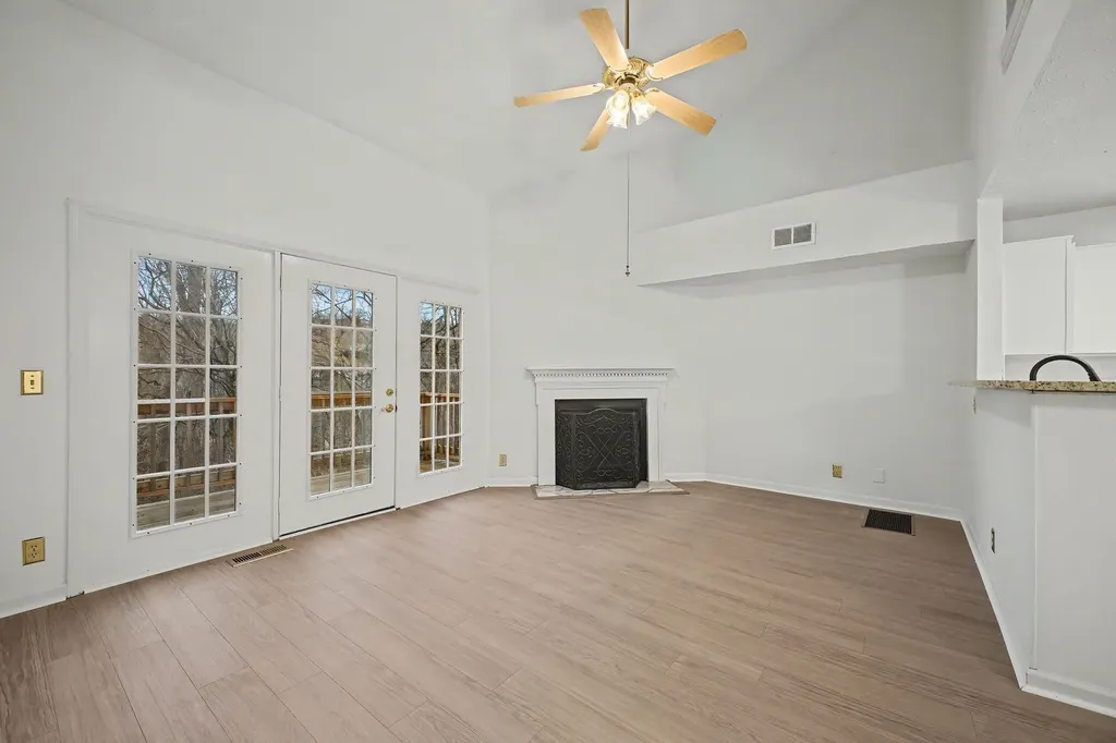 5236 Village Way Nashville TN 37211