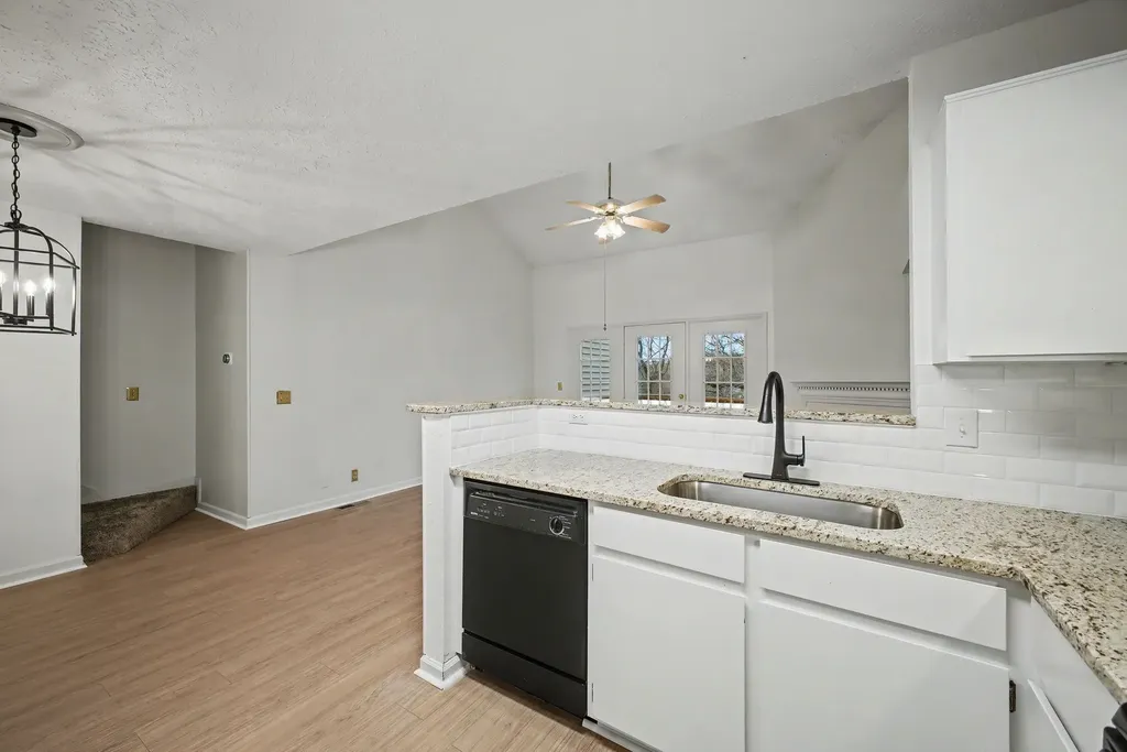 5236 Village Way Nashville TN 37211