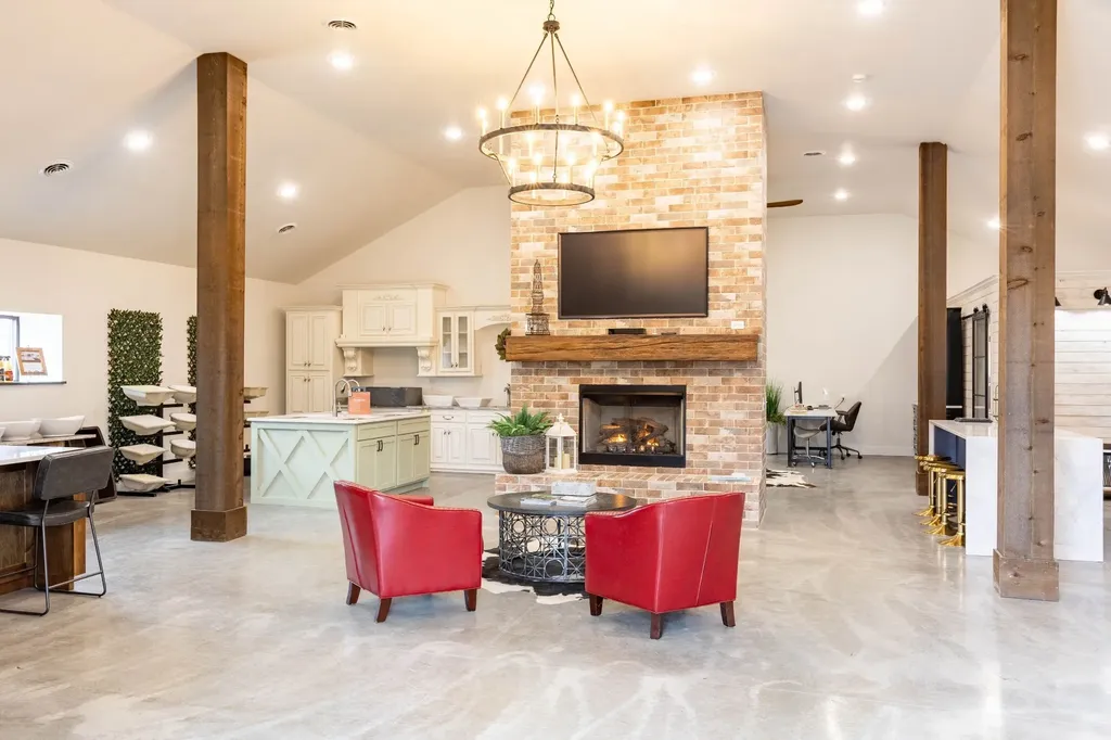 5830 Hwy 231 S Castalian Springs TN 37031