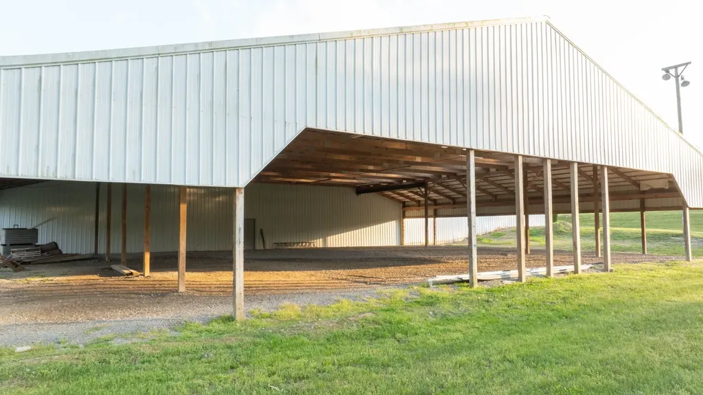 5830 Hwy 231 S Castalian Springs TN 37031