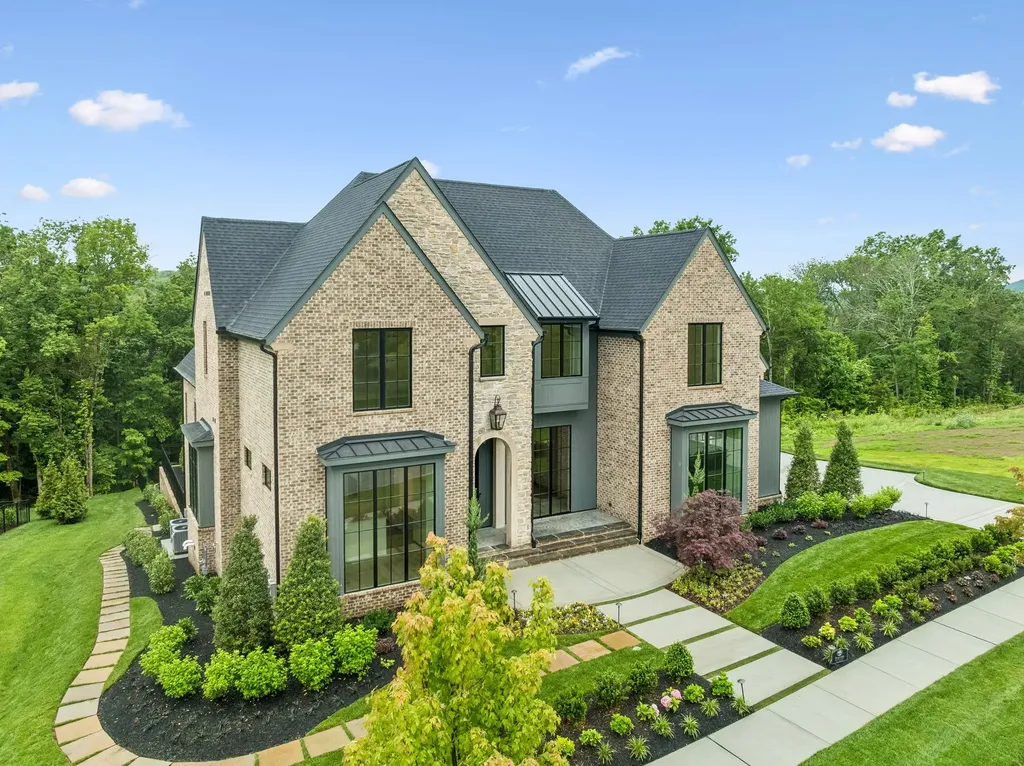 8087 Mountaintop Drive College Grove TN 37046